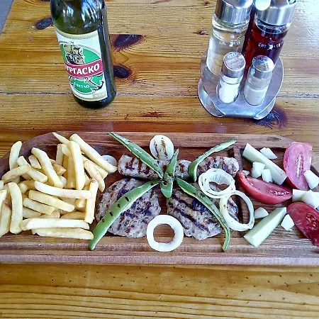 семеен бостън Hotel