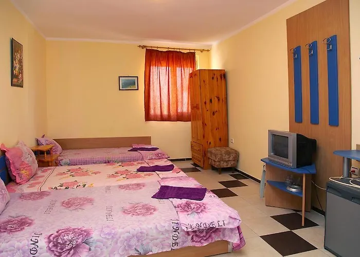 семеен бостън Otel Ravda