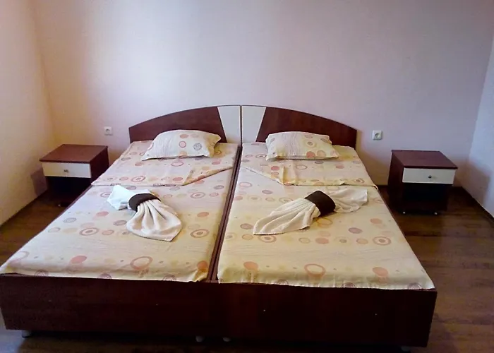 Otel семеен бостън Ravda