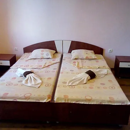 Hotel семеен бостън Rawda