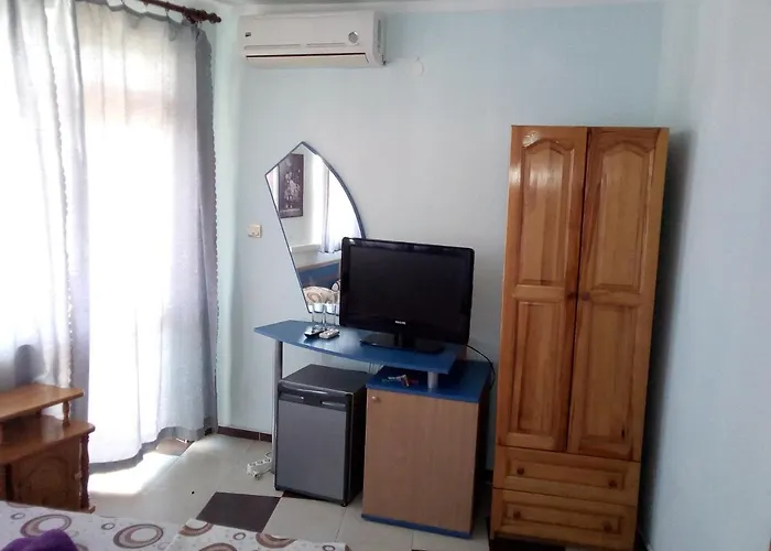 семеен бостън Hotel Rawda