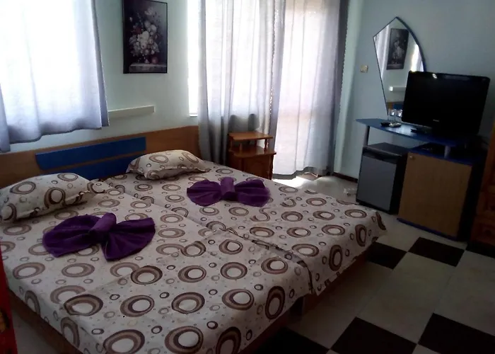 семеен бостън Hotel Rawda