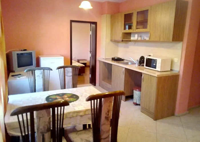 семеен бостън Hotel